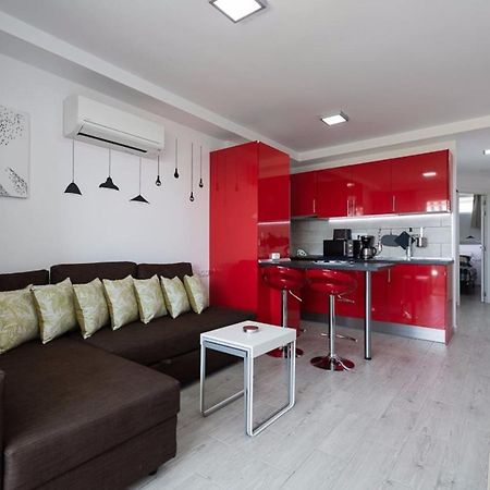 4 Minutes Walk From Yumbo Apartment มาสปาโลมาส ภายนอก รูปภาพ